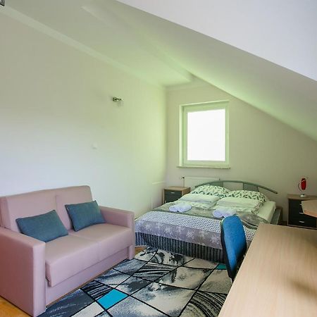 Pokoje Beskidzka Apartment ลูบลิน ภายนอก รูปภาพ