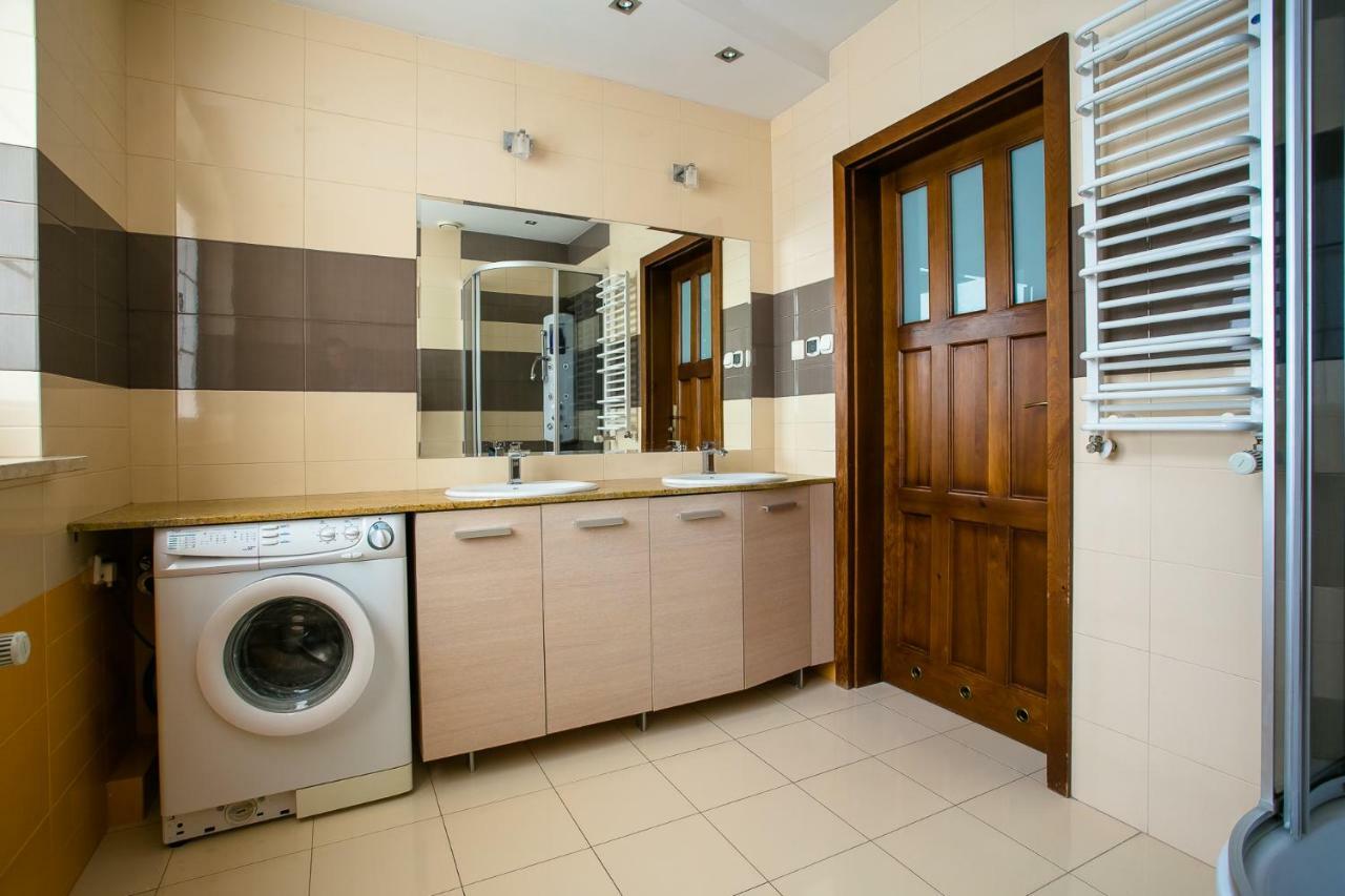 Pokoje Beskidzka Apartment ลูบลิน ภายนอก รูปภาพ